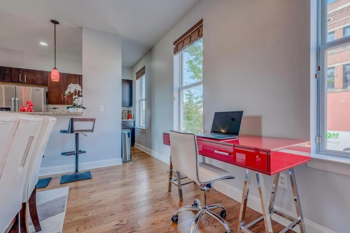 3 Blocks To Beale, 4B 6B, Garage, Roof Top Deck, Hot Tub, View, Sleeps 18 Memphis 0*,  Stany Zjednoczone Ameryki