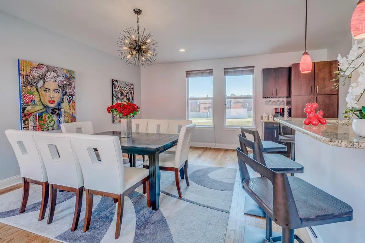 3 Blocks To Beale, 4B 6B, Garage, Roof Top Deck, Hot Tub, View, Sleeps 18 Memphis Willa
