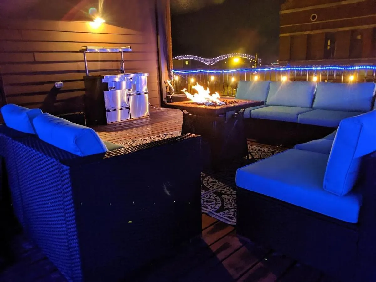 3 Blocks To Beale, 4B 6B, Garage, Roof Top Deck, Hot Tub, View, Sleeps 18 Memphis 0*,  United States