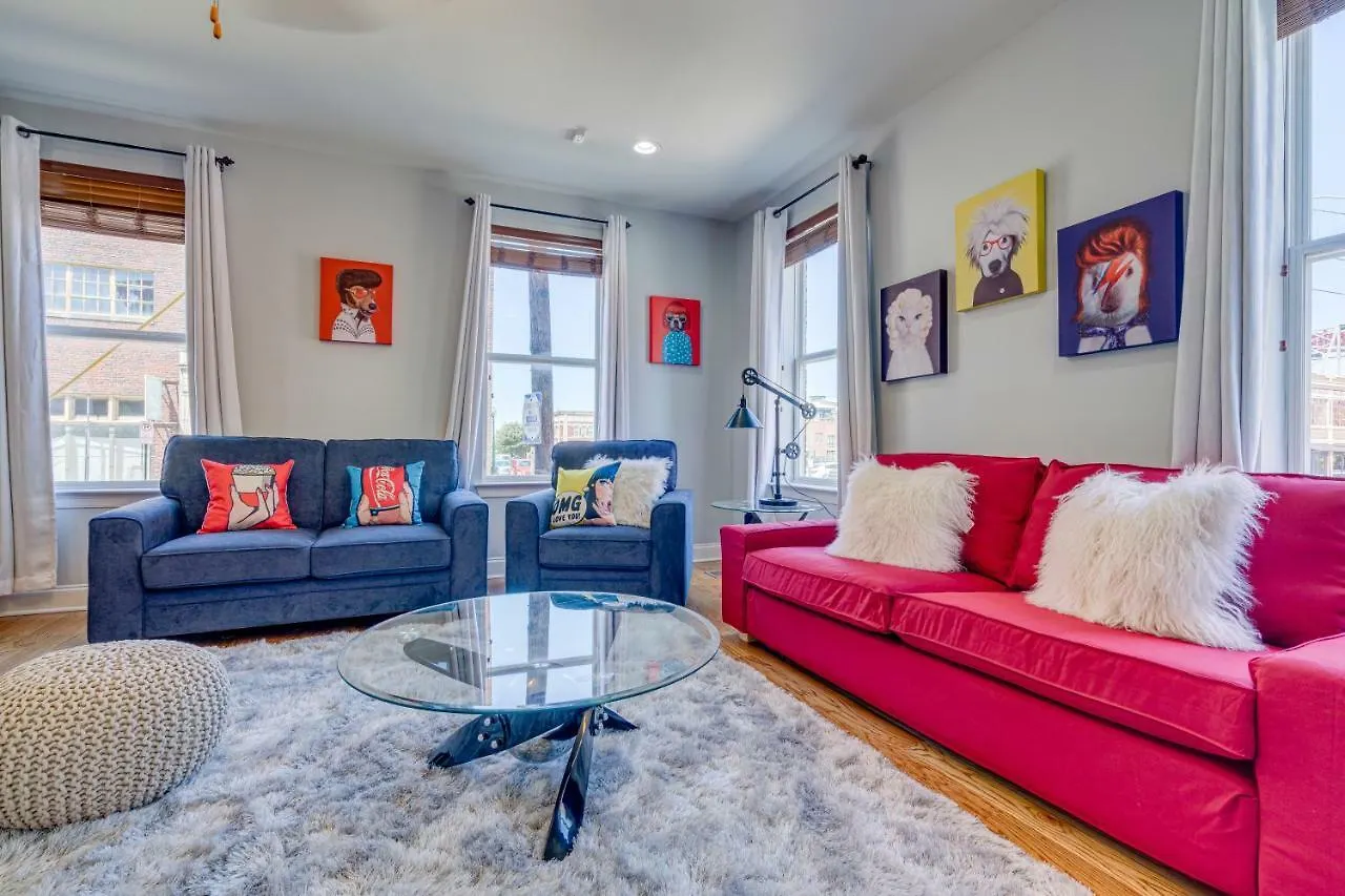 3 Blocks To Beale, 4B 6B, Garage, Roof Top Deck, Hot Tub, View, Sleeps 18 Memphis Villa