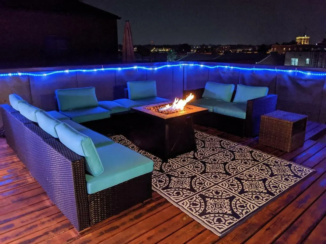 3 Blocks To Beale, 4B 6B, Garage, Roof Top Deck, Hot Tub, View, Sleeps 18 Memphis