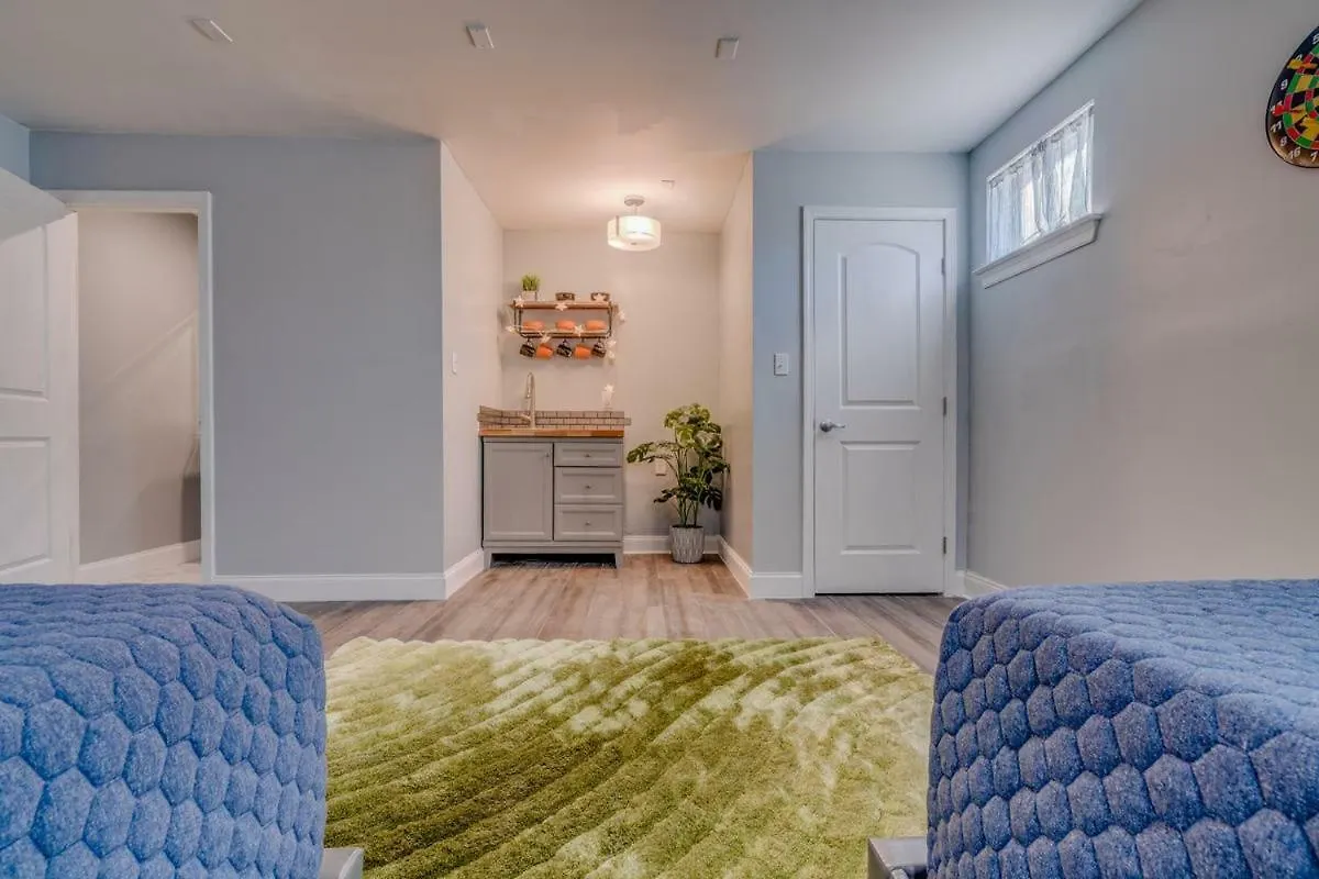 3 Blocks To Beale, 4B 6B, Garage, Roof Top Deck, Hot Tub, View, Sleeps 18 Memphis United States